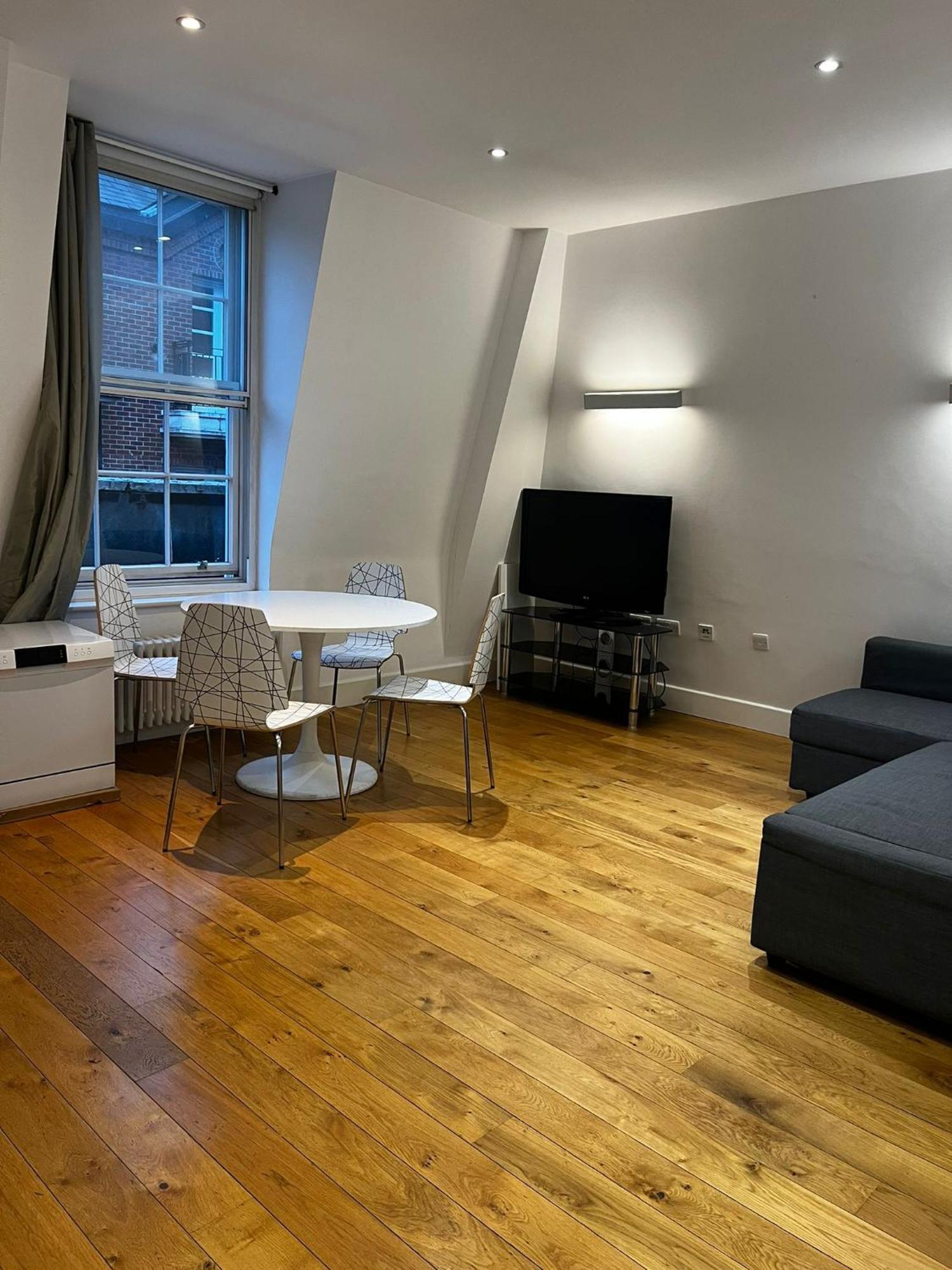 One Bedroom Apartment In Holborn London Eksteriør billede