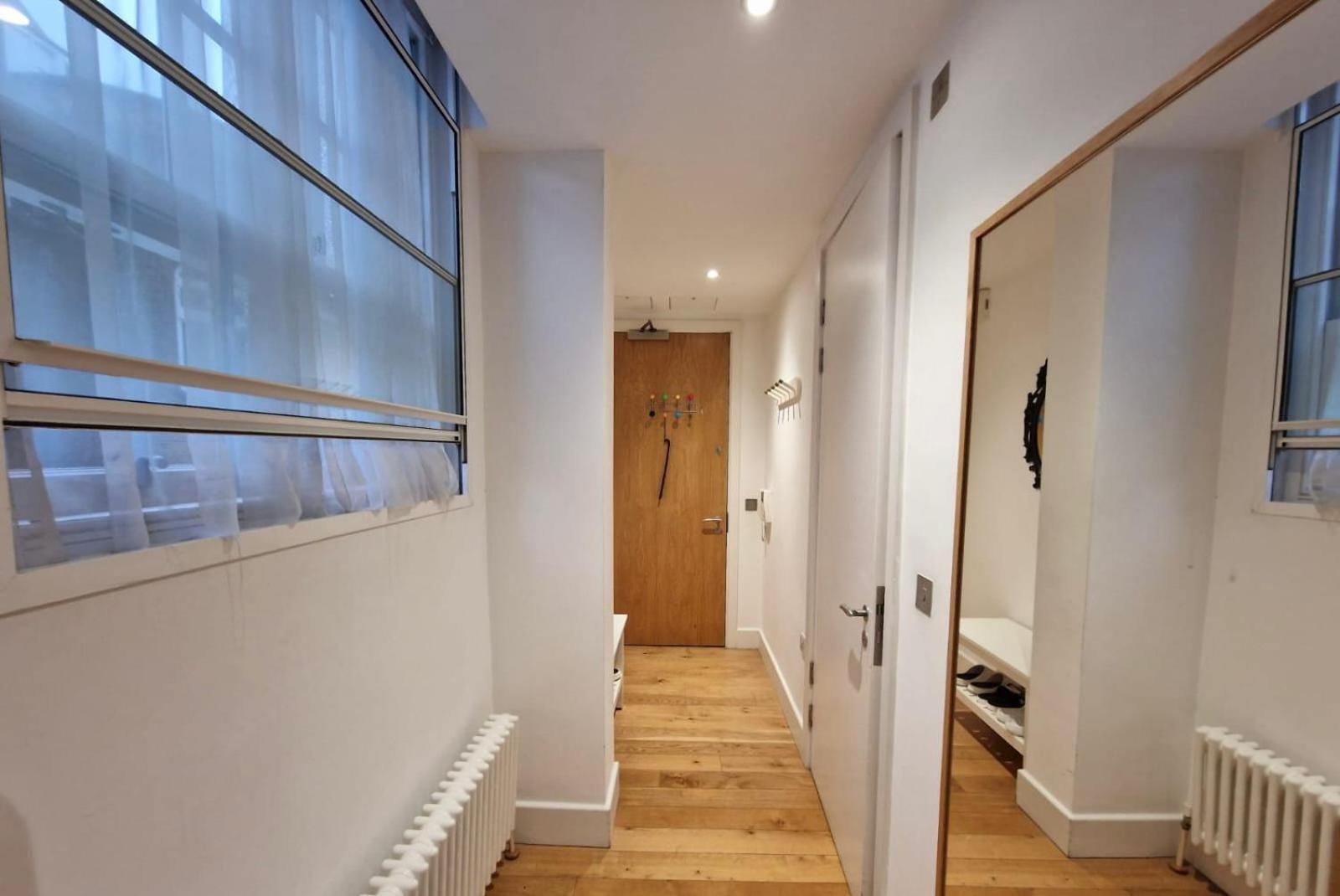 One Bedroom Apartment In Holborn London Eksteriør billede