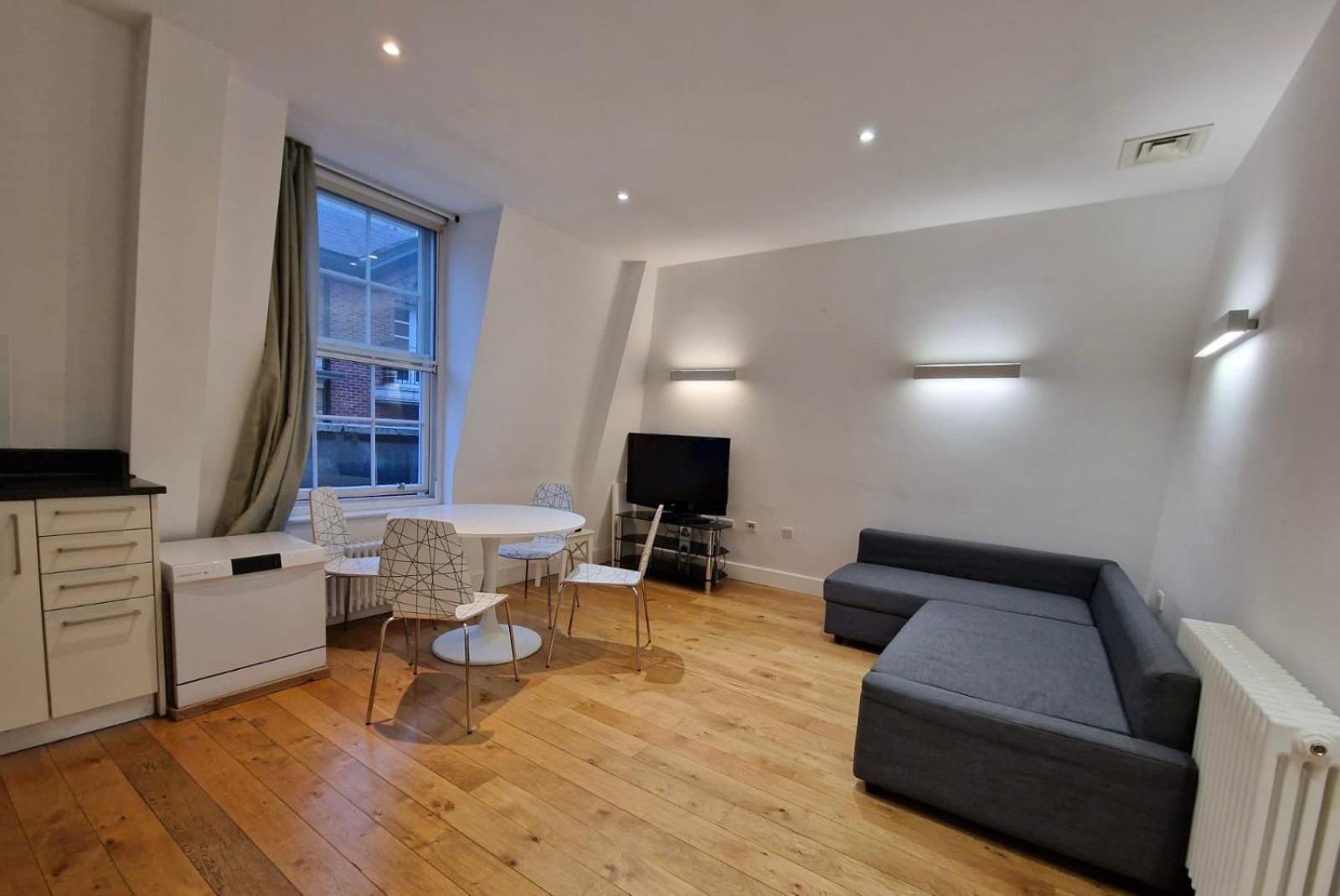 One Bedroom Apartment In Holborn London Eksteriør billede