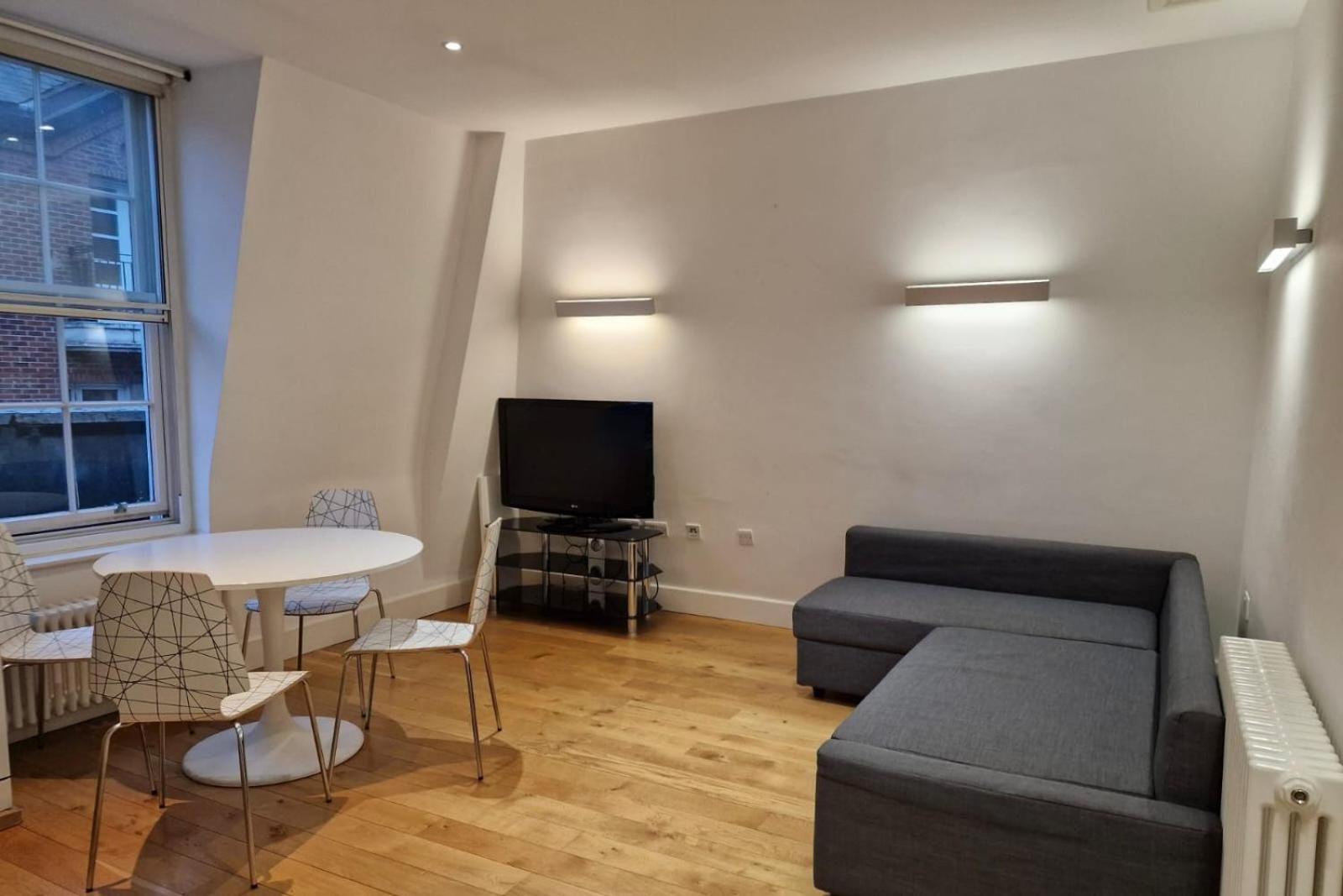 One Bedroom Apartment In Holborn London Eksteriør billede